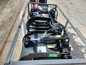 lot 6067 image: 72-inch Root Grapple RMBG72 Skid Steer Attachment