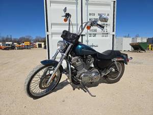lot 27 image: 2004 Harley-Davidson XL883C Sportster