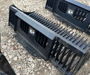 lot 2516 image: Unused Wolverine Mini Skid Steer SkeletonRock bucket  M-SB42