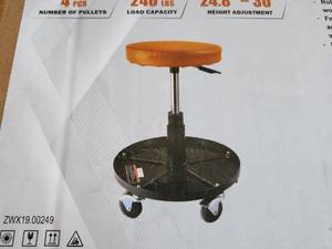 lot 2877 image: Landhonor 240Lbs Tool Stool  LHR-TS240