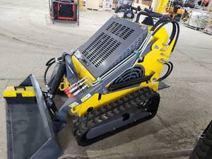 lot 2388 image: Unused ATSpower Mini Skid Steer Loader  ATS-T460  Yellow Damage see photos