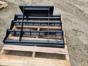 lot 9842 image: Unused SDLANCH Mini Skid Steer Land Leveler