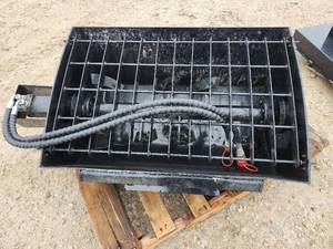 lot 9855 image: Unused SDLANCH Mini Skid Steer  Mixing Bucket