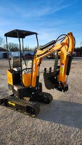 lot 10571 image: Unused 1 Ton Mini Excavator  Model CK13  Yellow