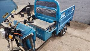 lot 299 image: IRET13 Electric Tricycle  Blue  2 left side panels