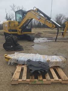 lot 35 image: 2021 Caterpillar 305.5E2 Mini Excavator  CAT C2.4 Diesel  521 Hrs  QC  Thumb  2 Buckets