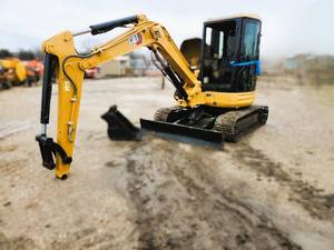 lot 36 image: Compact Mini Excavator CAT 304D  Steel Tracks  2,701.7 Hours