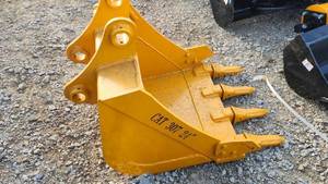 lot 908 image: Unused CAT 7��9 Ton Excavator Bucket