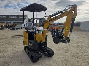 lot 913 image: UNUSED - AGT-H12 1 Ton Mini Excavator - Briggs & Stratton Gas Engine