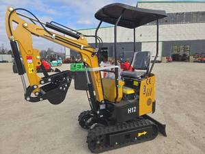 lot 914 image: UNUSED - AGT-H12 1 Ton Mini Excavator - Briggs & Stratton Gas Engine