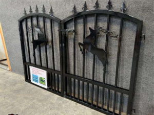 lot 10808 image: 6FT Bi-Parting Iron Gate Deer