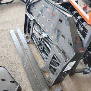 lot 10827 image: Unused Captok Skid Steer Side Shift Forks  CK-SF60