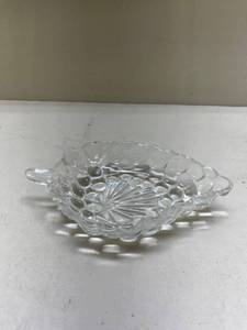 lot 242 image: Crystal Glass Leaf Shaped Candy Dish