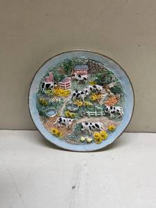 lot 255 image: 3D Dairy Farm Scene Decorative Small Plate