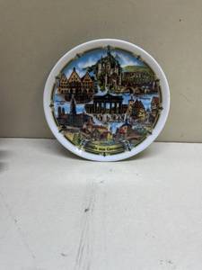 lot 258 image: German Cities Souvenir Plate by Theo K�hn
