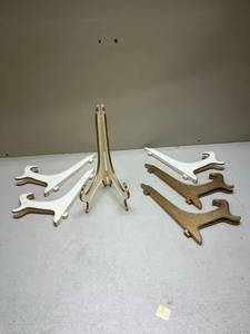 lot 266 image: Decorative Display Stand Set