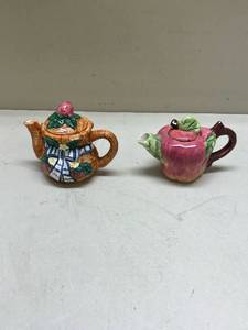 lot 283 image: Decorative Ceramic Teapot Set - Basket and Apple Design