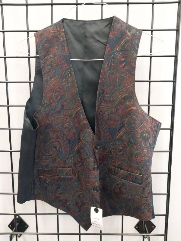 lot 66465 image: APPEARS NEW - Paisley Pattern Formal Vest (Size 42)