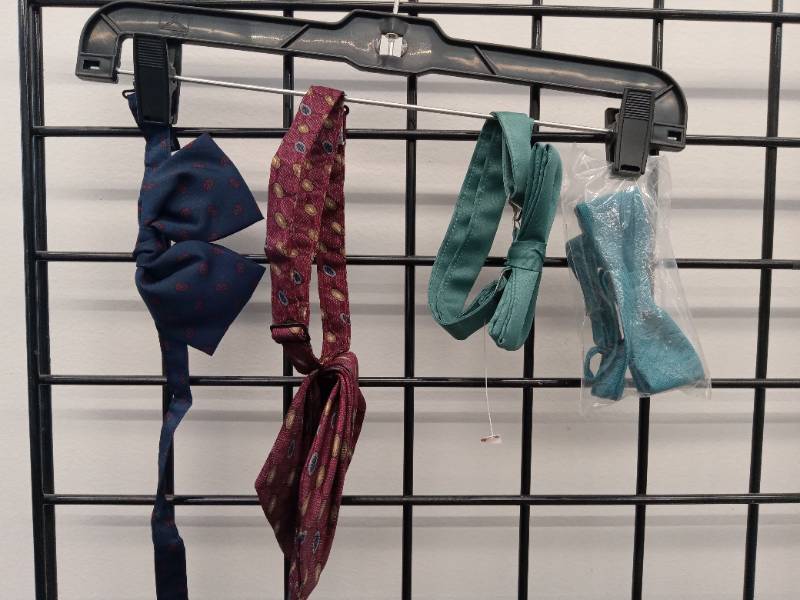 lot 66572 image: APPEARS NEW - Necktie Bundle