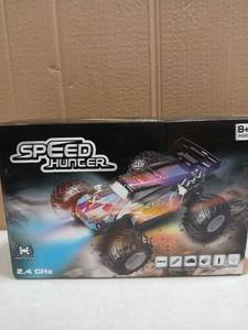 lot 20780 image: Speed Hunter 2.4GHz RC Monster Truck - Retail $35