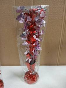lot 21275 image: Valentines Day Table Centerpieces 6pk