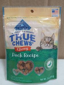 lot 32581 image: Blue Buffalo True Chews Duck Recipe Cat Treats 3oz Each 2 Bags - Retail $5
