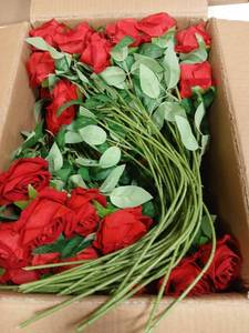 lot 3891 image: InnoGear 100 Pcs Red Roses Artificial Flowers, Fake Velvet Silk Rose Bulk Faux Flower for Decoration DIY Wedding Centerpieces Proposal Bridal Bouquets Shower Party Home Floral Decor (100, Red) - Retail $70