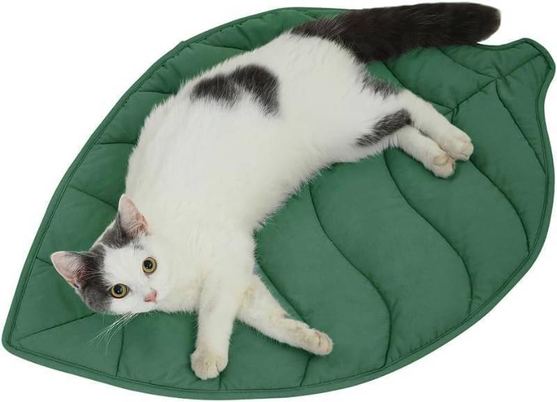 lot 47393 image: Letalong 30 X 20 Inch Leaf Shaped Cotton Cat Bed Pad, Warming Cat Mat, Pet Warming Pad for Cats, Warmer Mat for Feral and Indoor Cats, 2025 Enlarged and Thickened Leaf Beds