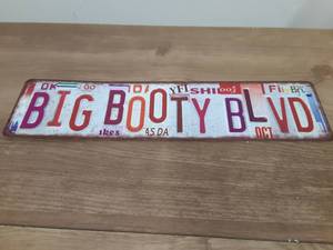 lot 721 image: License Plate Art15x5 - Retail $45