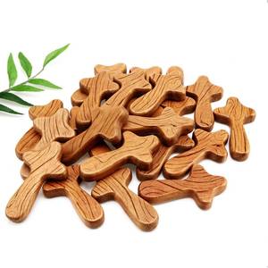 lot 764 image: 24 Pcs Wood Holding Crosses Bulk Hand Held Prayer Pocket Pine Cross Easter Holding Hand Cross Jesus Clinging Religious Christian Gift for Church First Communion(4.1 x 2.4 x 0.6 Inches,Light Brown) - Retail $25