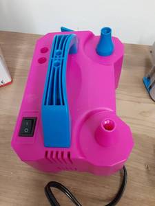lot 799 image: Balloon Pump Electric Party Decorations - Electric Balloon Pump for Balloon Arch Kit, Portable Dual Nozzle Balloon Inflator - Retail $14