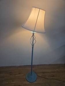 lot 27 image: Decorative Spiral Floor Lamp with White Shade