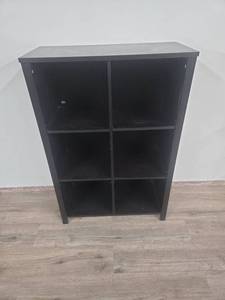 lot 29 image: Black 6-Cube Storage Bookcase