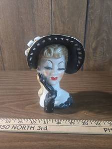 lot 140 image: 1950s Lady Head Vase Black and White