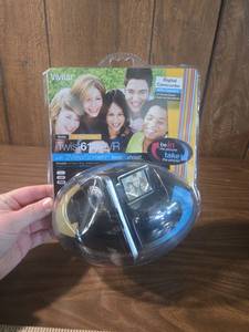 lot 153 image: Vivitar iTwist 610DVR Digital Camcorder