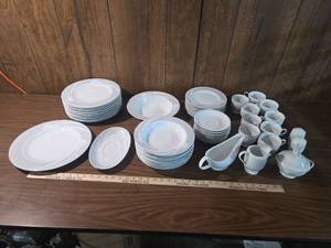 lot 184 image: Mikasa Classic Flair Peach 53 Piece Dinnerware Set �� Vintage Porcelain Japan