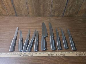 lot 193 image: Professional Kitchen Knife Set - 9 Piece Collection