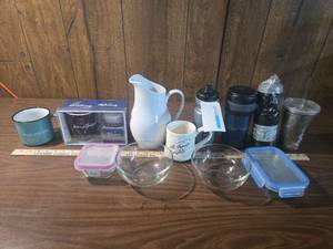 lot 196 image: Kitchen Items Collection Bundle with Drinkware and Storage