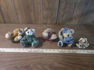 lot 199 image: Boyds Bears Small Plush Collection
