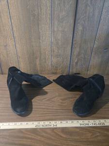 lot 220 image: Black Suede Knee High Boots Size 9.5