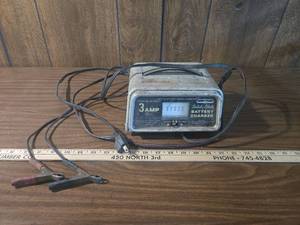 lot 232 image: Western Auto 3 Amp Solid State Battery Charger
