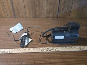 lot 240 image: Portable Mini Air Compressor