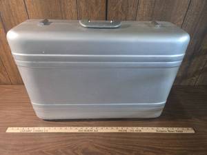 lot 256 image: Halliburton Zero Case Model 18300