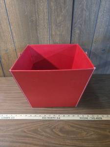 lot 259 image: Red Holiday Gift Basket Container