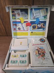 lot 272 image: Hooked on Phonics Complete Learning Kit