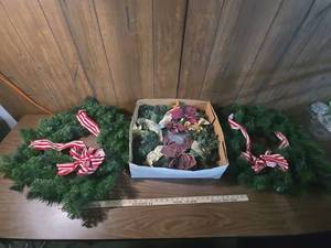 lot 276 image: Holiday Wreath with Candy Cane Ribbons