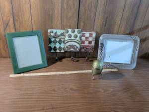 lot 315 image: Picture Frame Collection - Glass and Wood Frames