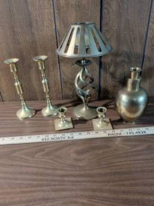 lot 316 image: Traditional Brass Candlesticks Set