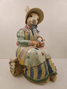 lot 108 image: Fitz and Floyd Rabbit Figurine Cookie Jar