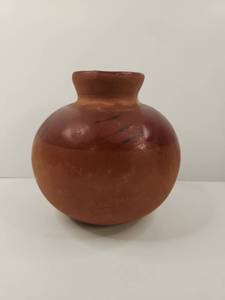 lot 116 image: Traditional Clay Water Pot